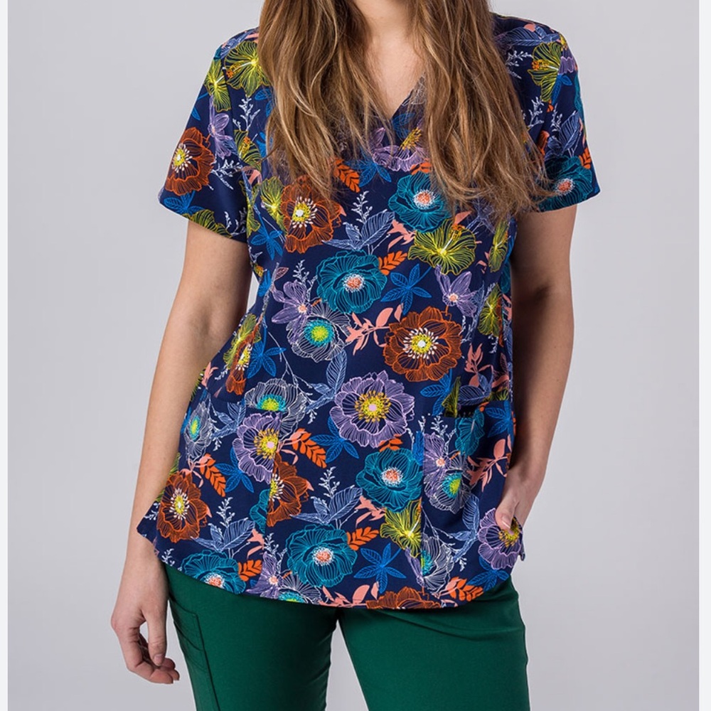 Maevn Dawn Garden Floral Scrub Top‎